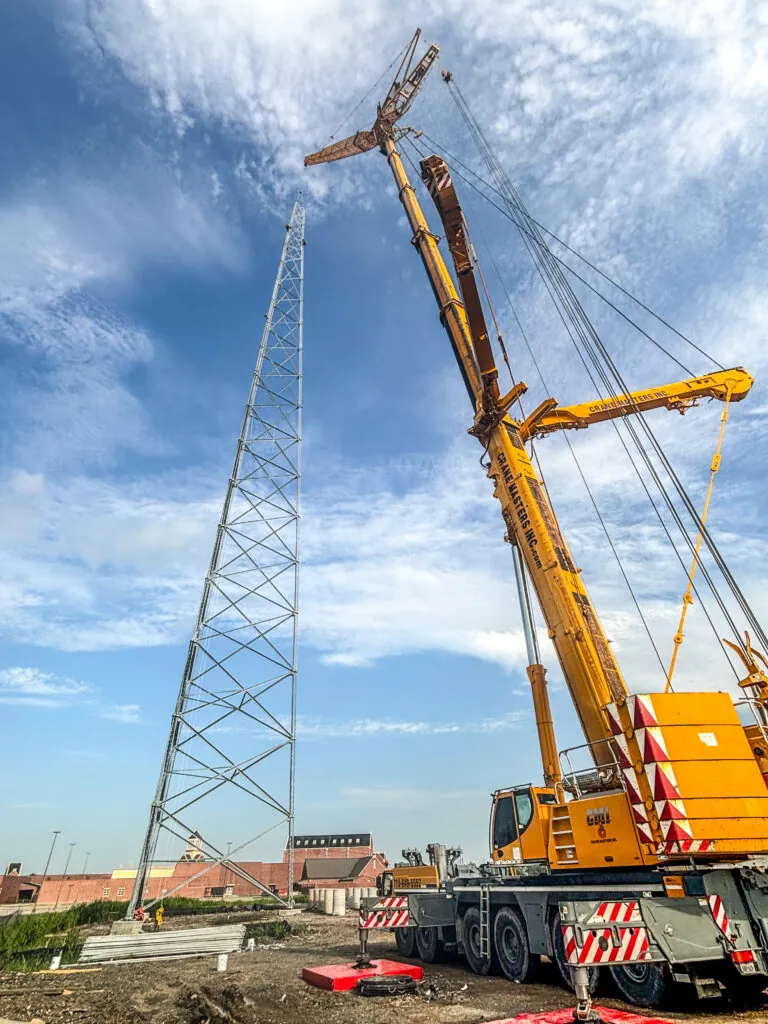 MONTAJE DE TORRE 440 ft E INSTALACIÓN RF