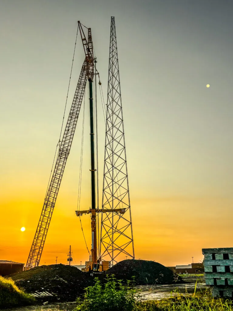 MONTAJE DE TORRE 440 ft E INSTALACIÓN RF