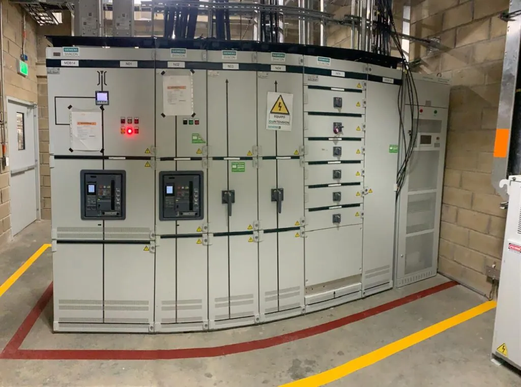 SISTEMA ELÉCTRICO DE SERVICIOS ELÉCTRICOS AUXILIARES PARA LAS ÁREAS DE PROCESO Y EMPAQUETADO