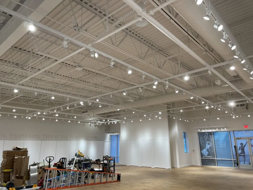 CONSTRUCCIÓN DE LOCAL COMERCIAL ATHLETA