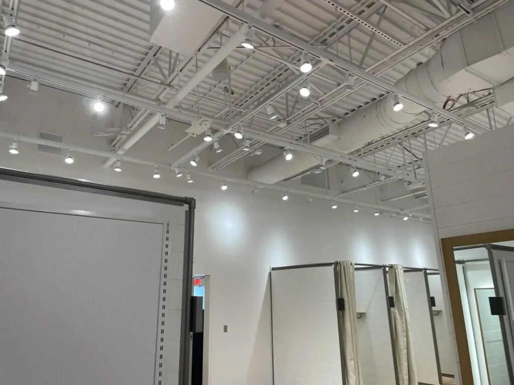 CONSTRUCCIÓN DE LOCAL COMERCIAL ATHLETA