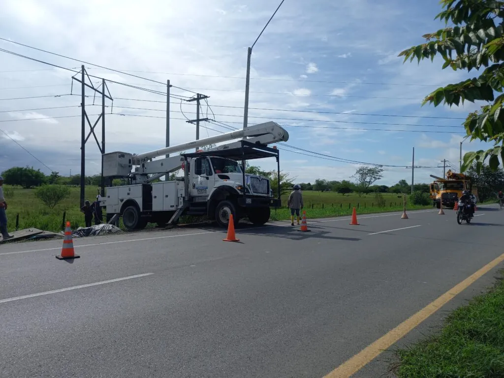 ESTACIONES DE SERVICIO DE GAS Y COMBUSTIBLES LÍQUIDOS VEHICULARES