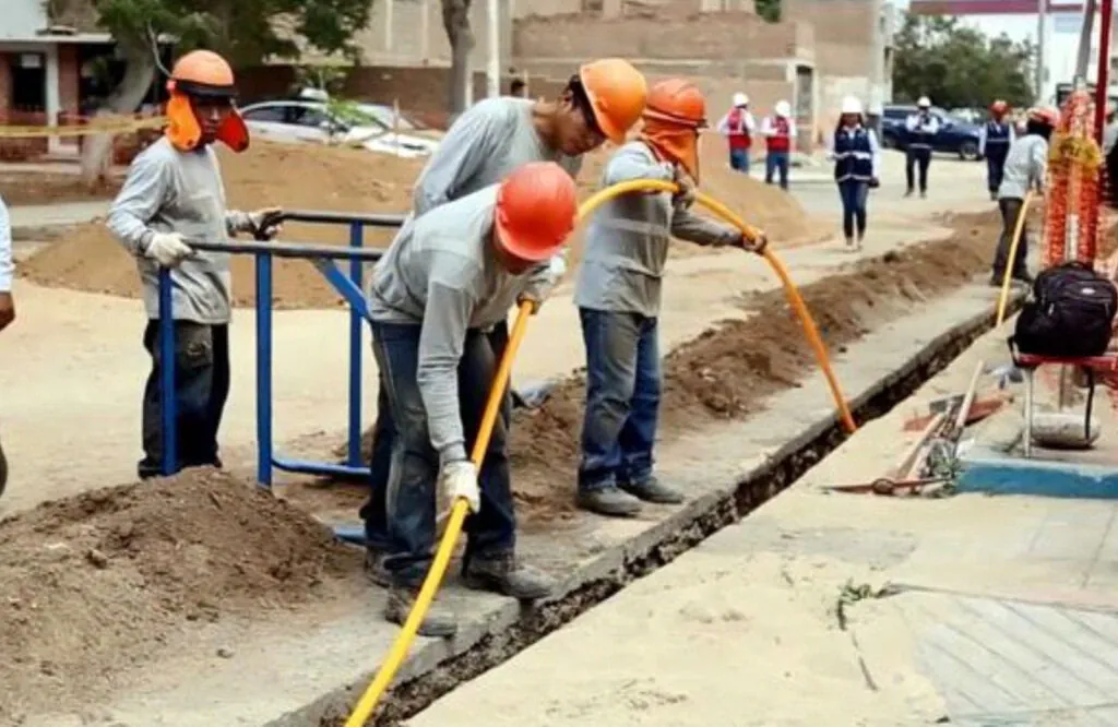 DISEÑO, CONSTRUCCIÓN Y PUESTA EN OPERACIÓN DE GASODUCTOS