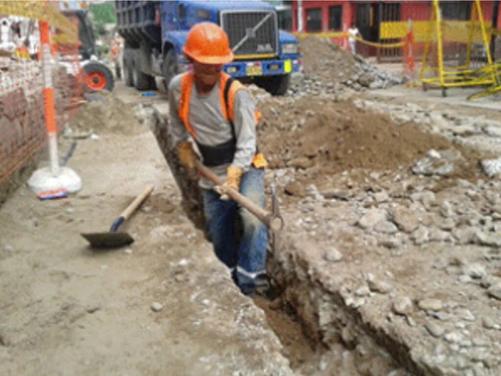 DISEÑO, CONSTRUCCIÓN Y PUESTA EN OPERACIÓN DE GASODUCTOS