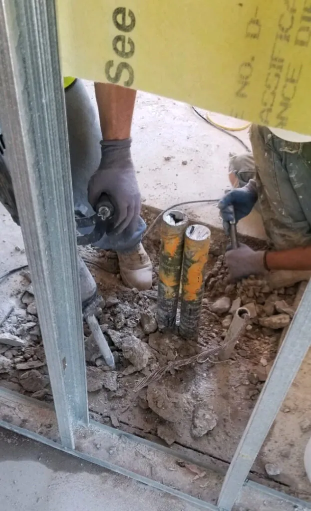INSTALACIÓN DEL SISTEMA ELÉCTRICO PARA EL CONTROL DE DRENAJE DE CANALES DE LA CIUDAD