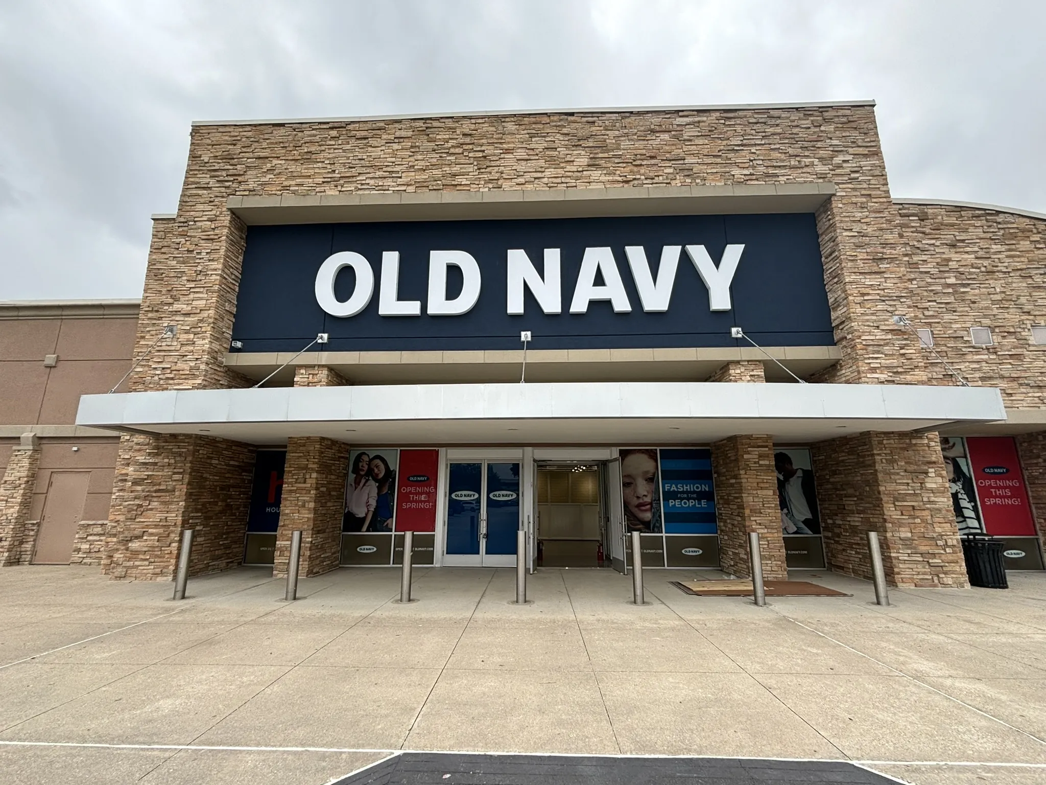 CONSTRUCTION OF OLD NAVY COMMERCIAL FACILITY