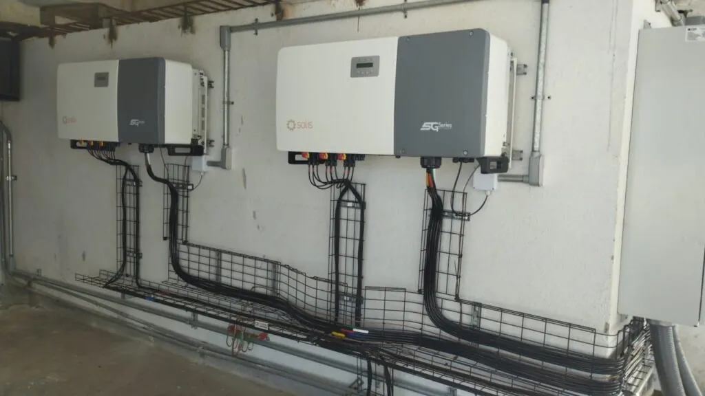 SISTEMA FOTOVOLTAICO 990 kWp, 1752 PANELES 565W