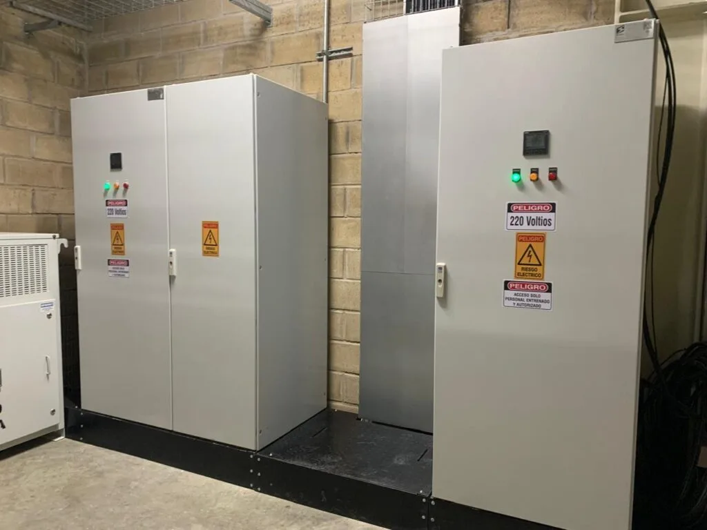 SISTEMA ELÉCTRICO DE SERVICIOS ELÉCTRICOS AUXILIARES PARA LAS ÁREAS DE PROCESO Y EMPAQUETADO
