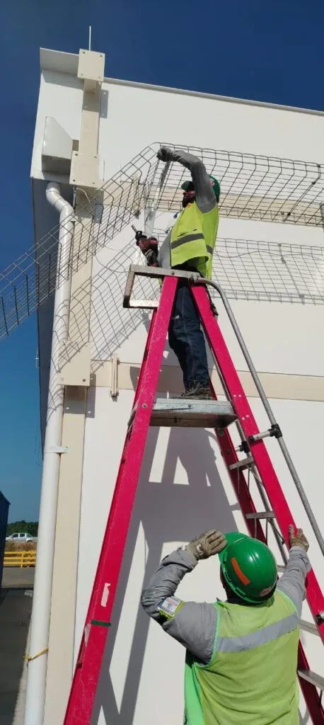 SISTEMA ELÉCTRICO DE SERVICIOS ELÉCTRICOS AUXILIARES PARA LAS ÁREAS DE PROCESO Y EMPAQUETADO